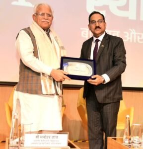 Shri Manohar Lal plants tree saplings under ‘Ek Ped Maa Ke Naam' campaign